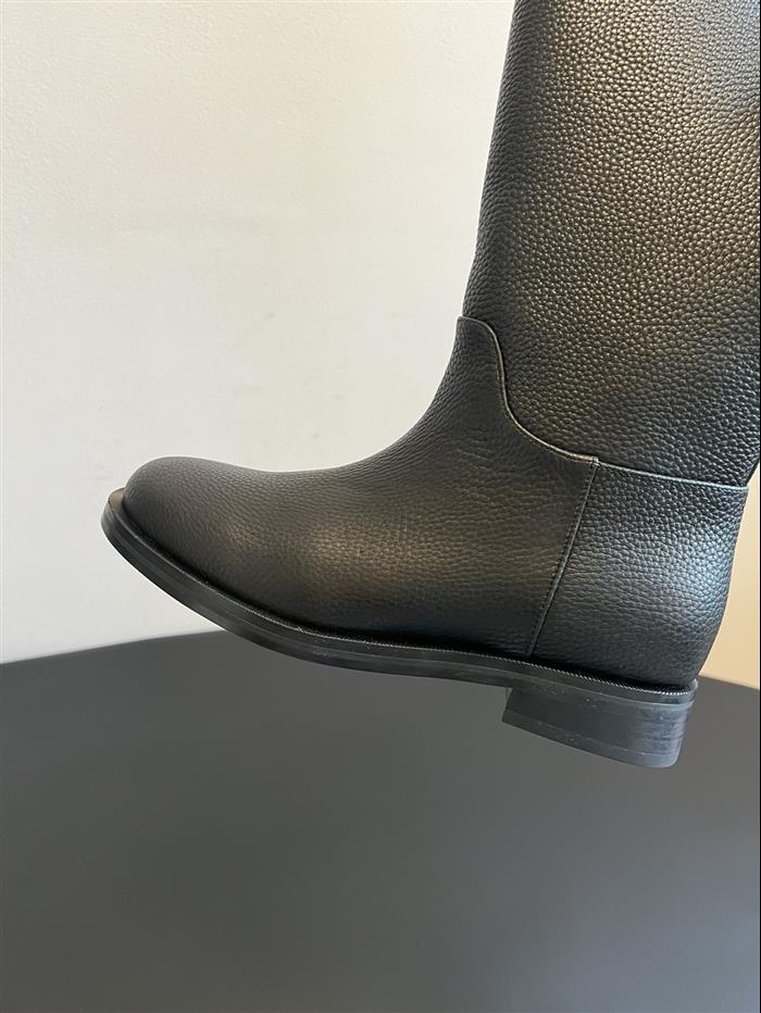 2025112817447599 500